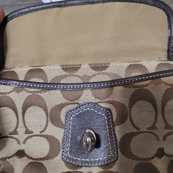 Coach Est. 1841 SOHO Turnlock Medium Brown Signature Wallet Wristlet Canvas - Picture 6 of 9
